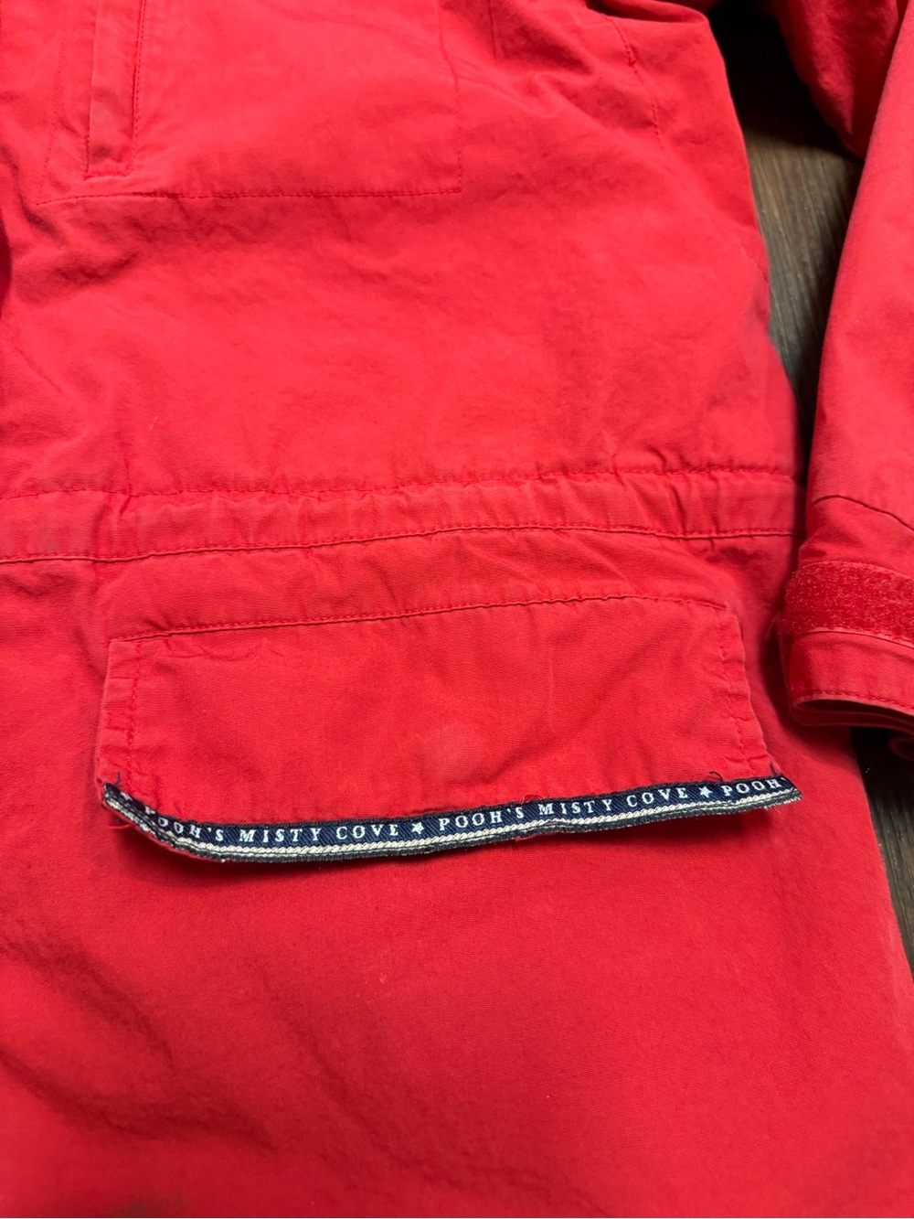 Vintage Disney Store Winnie The Pooh “Pooh’s Misty Cove” Windbreaker Rain Jacket - Picture 6 of 13